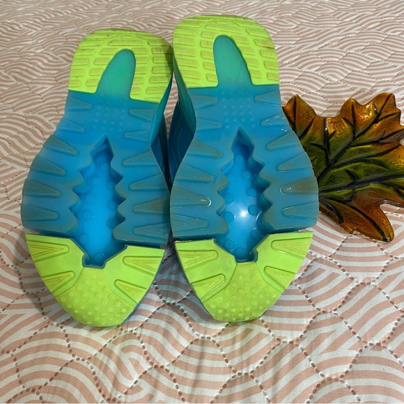 DEEVIKE RUNNING SHOES WOM
SLIP ATHLETIC
FASHION SNEAKERS Size 35 - Picture 4 of 12